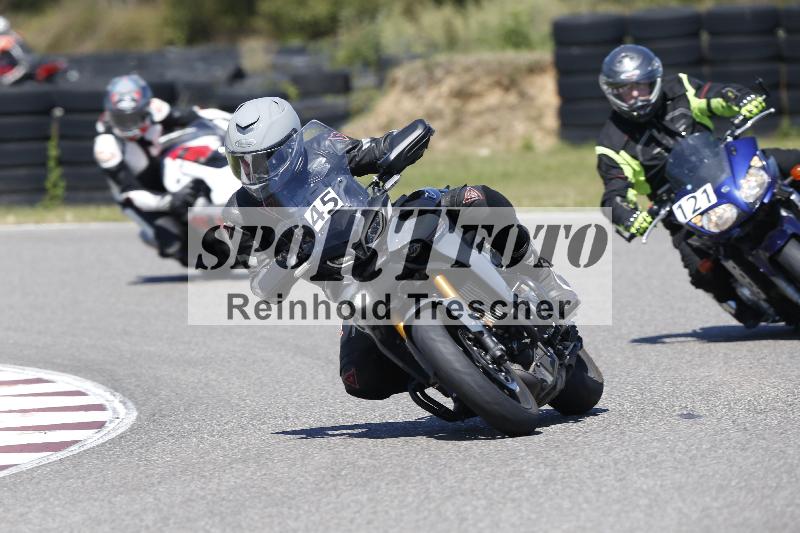 /Archiv-2025/48 25.08.2025 Cornu Master School ADR/blau-bleu/45